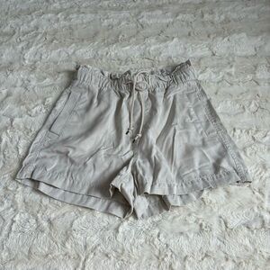 LOFT Women's Size XS Beige Pull On Shorts in Soft Twill